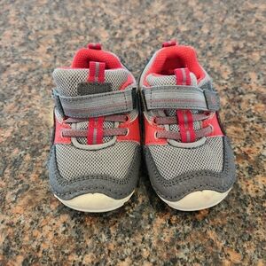 Stride rite soft motion sneakers size 4.5